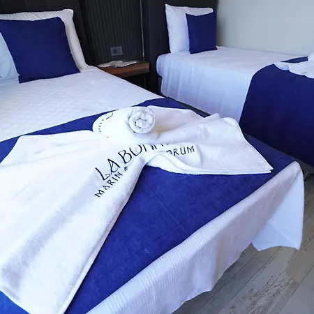 La Bonita Marina Apartment *